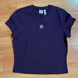Adidas Originals essential slim aurora plum Tee with Logo